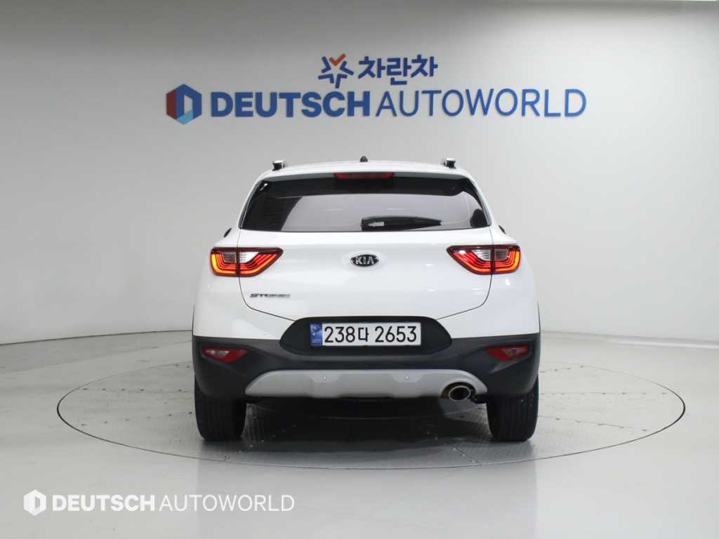 KIA Stonic - Vista 4