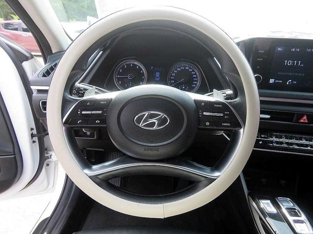 HYUNDAI Sonata - Vista 9