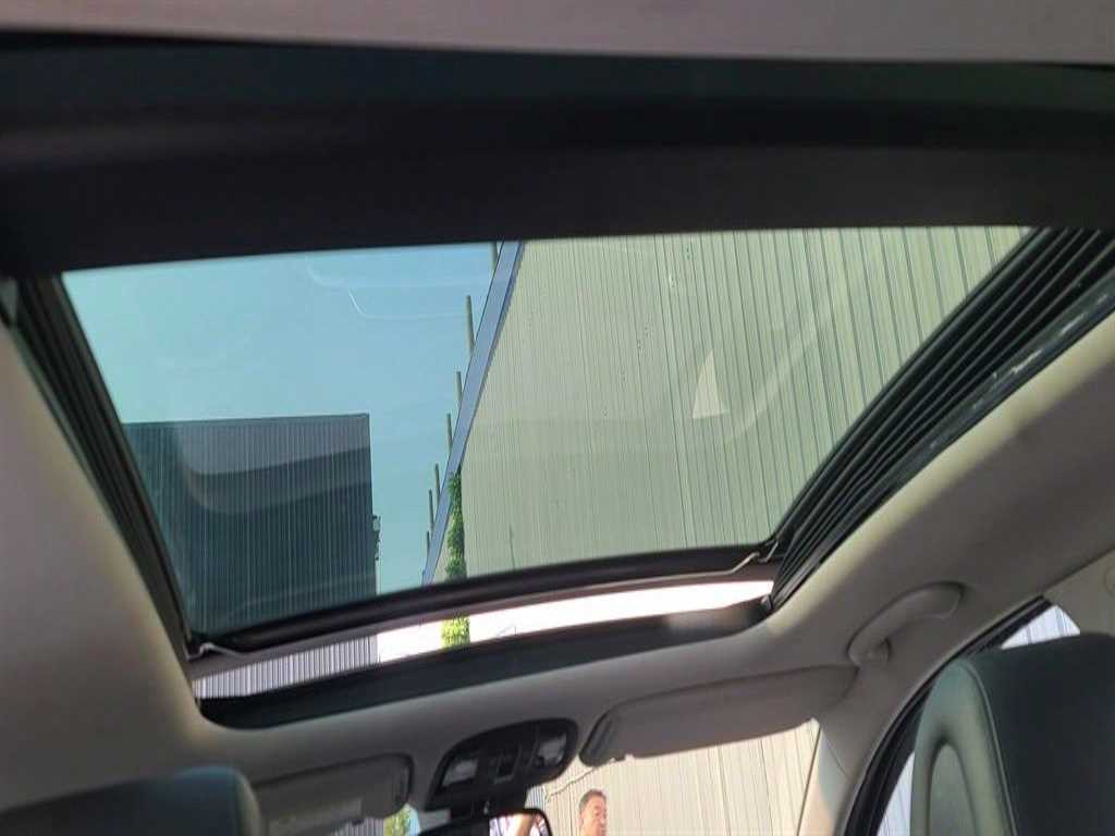 KIA Sorento - Vista 12