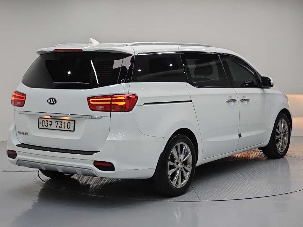 KIA Carnival - Vista 4