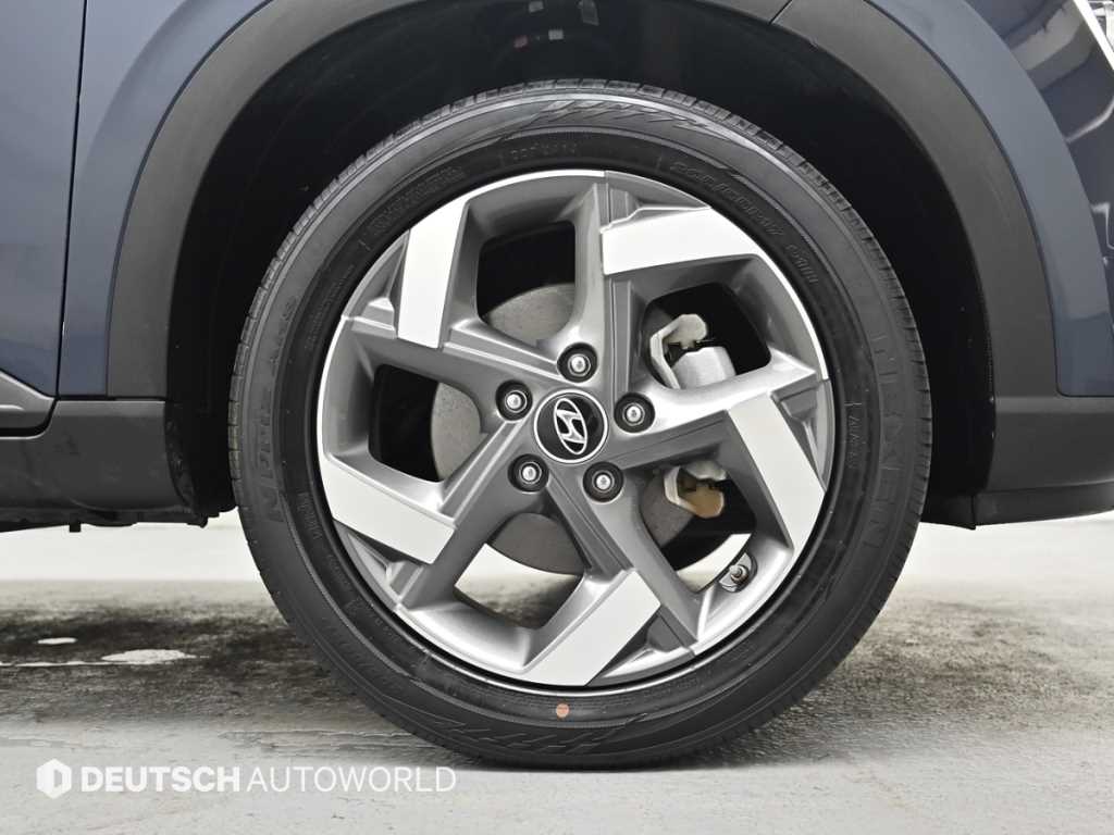 HYUNDAI Venue - Vista 5