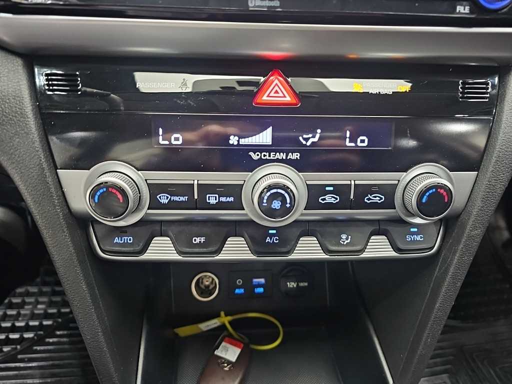 HYUNDAI Avante - Vista 10