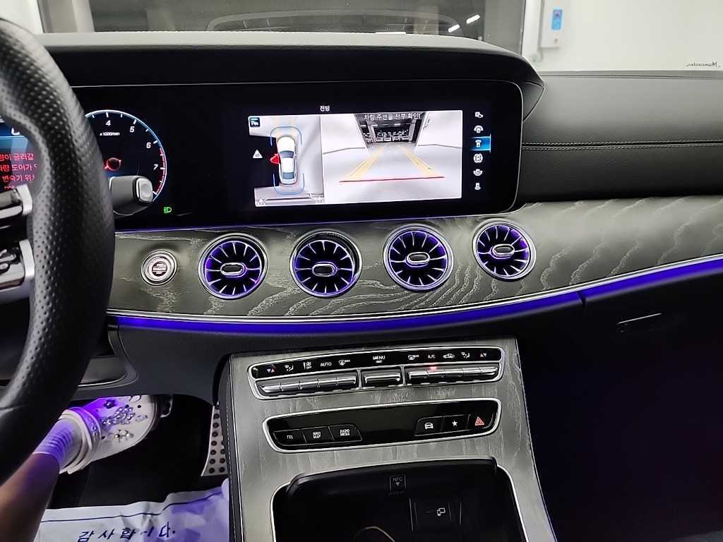Mercedes Benz CLS Class - Vista 10
