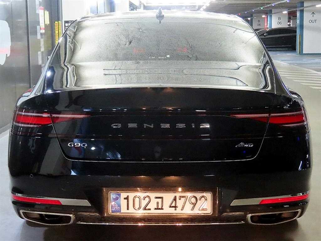 Genesis G90 - Vista 5