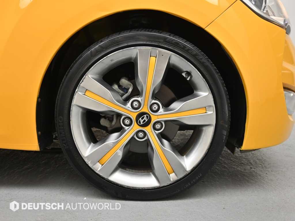 HYUNDAI Veloster - Vista 5