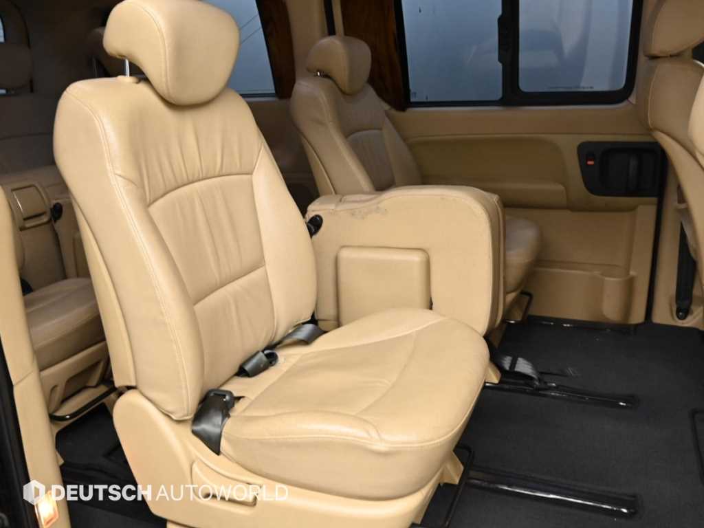 HYUNDAI Starex - Vista 12