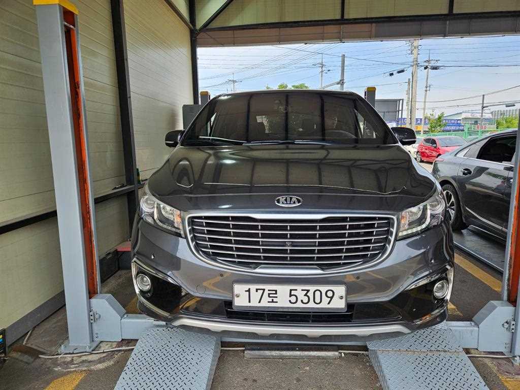 KIA Carnival 2018 Gris - Importación desde Corea - HF Imports Iquique - Foto 1