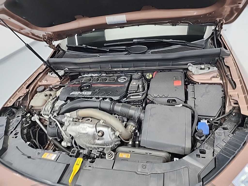 Mercedes Benz GLB Class - Vista 5