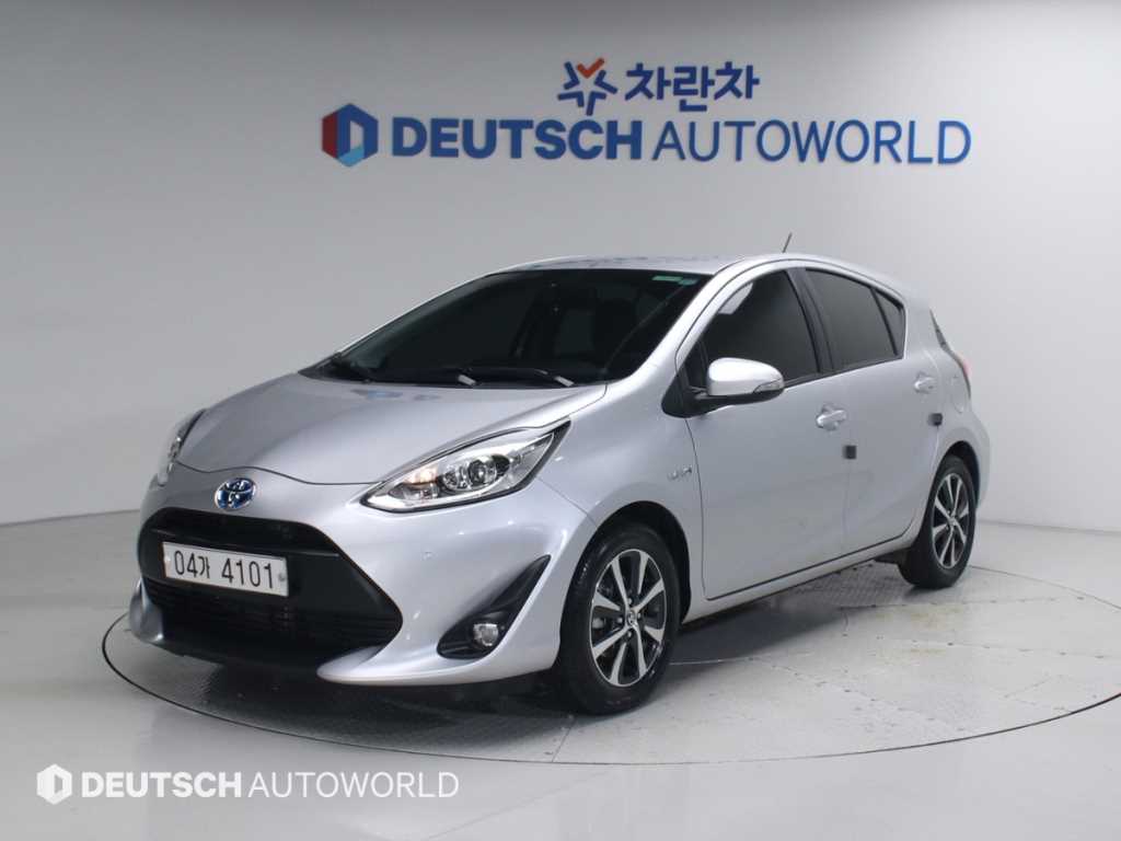 Toyota Prius 2018 Plateado - Importación desde Corea - HF Imports Iquique - Foto 1