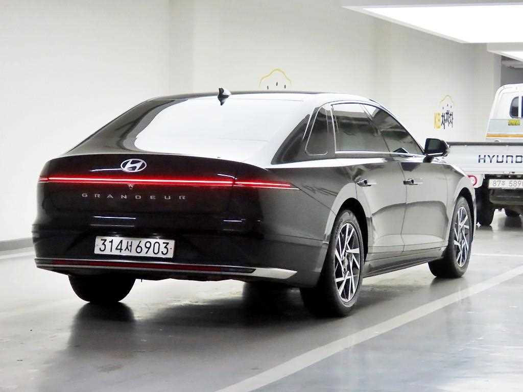 HYUNDAI Grandeur - Vista 4