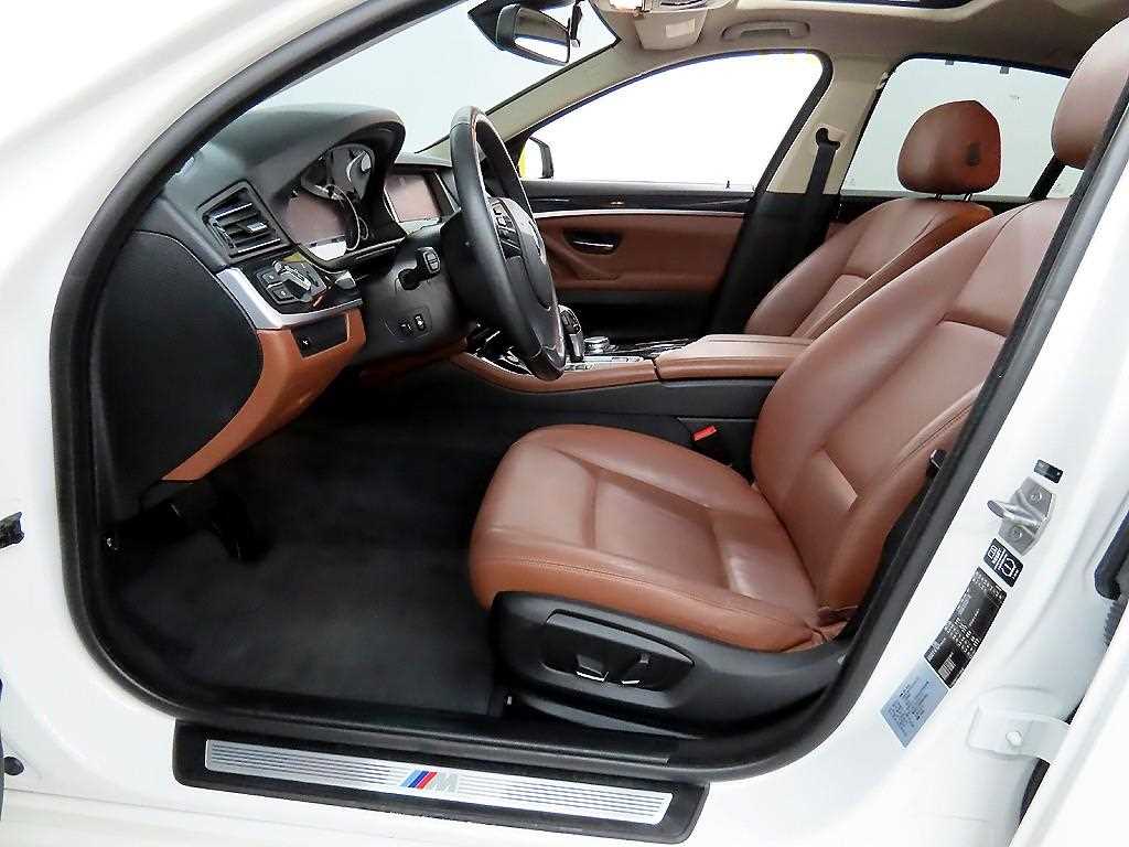 BMW 5 Series - Vista 5