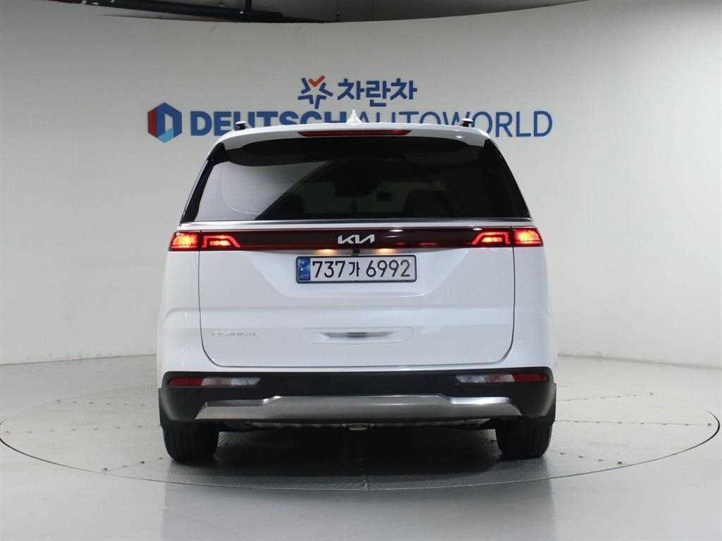 KIA Carnival - Vista 4