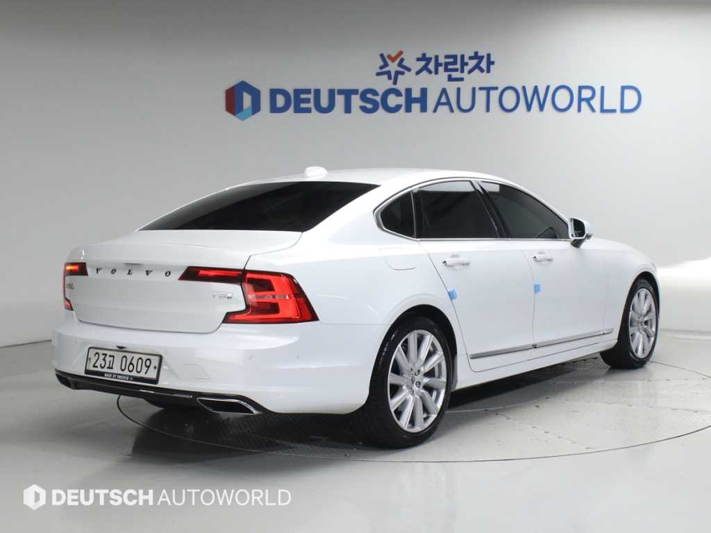 Volvo S90 - Vista 2