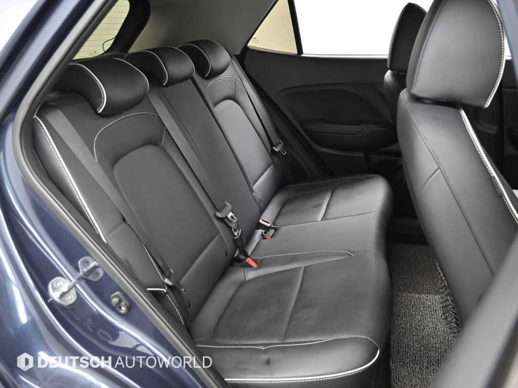HYUNDAI Venue - Vista 12