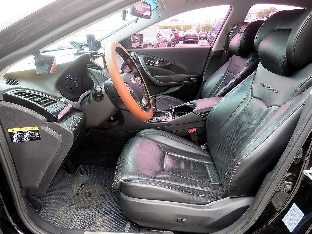 HYUNDAI Grandeur - Vista 5