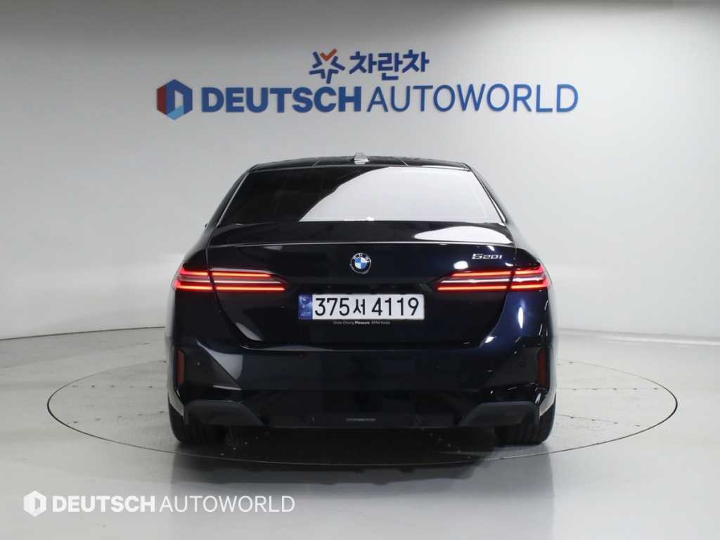 BMW 5 Series - Vista 4