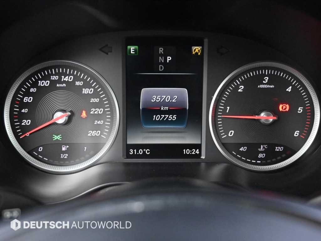 Mercedes Benz GLC Class - Vista 8