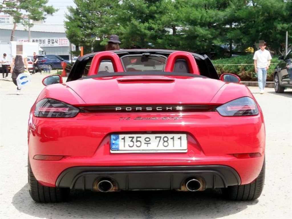 Porsche 718 - Vista 8