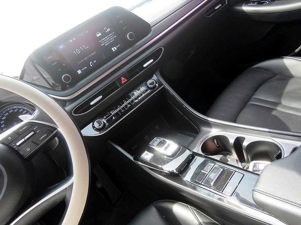 HYUNDAI Sonata - Vista 10