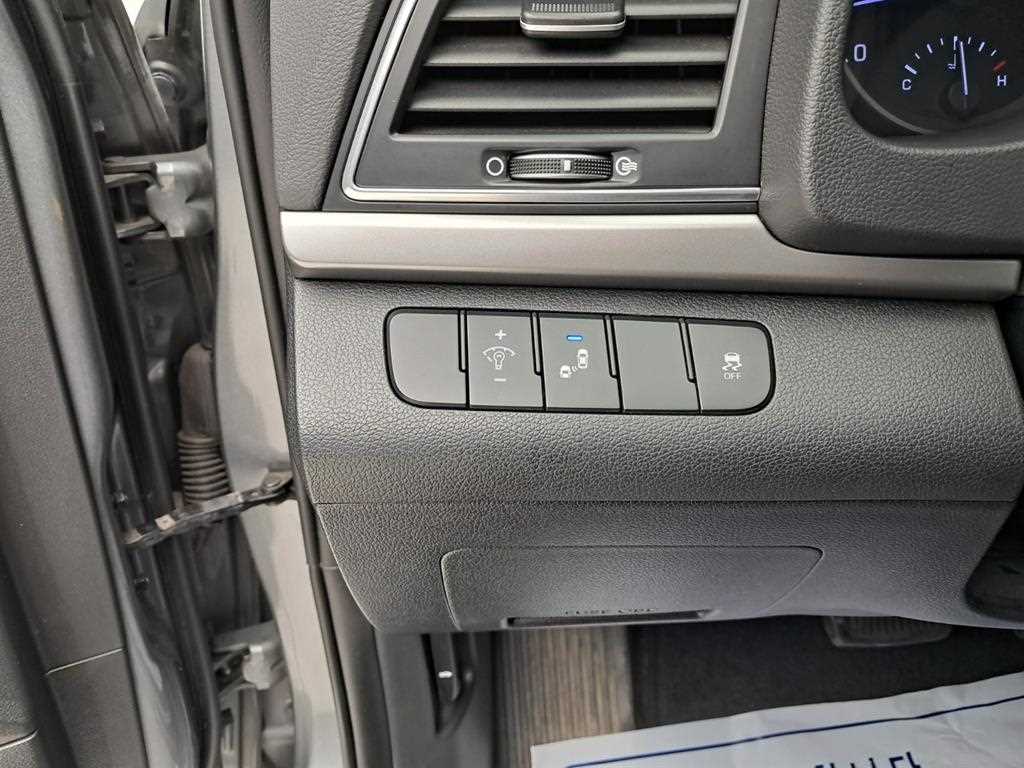 HYUNDAI Avante 2017 Gris - Importación desde Corea - HF Imports Iquique - Foto 13