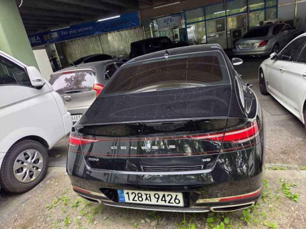 Genesis G90 - Vista 3