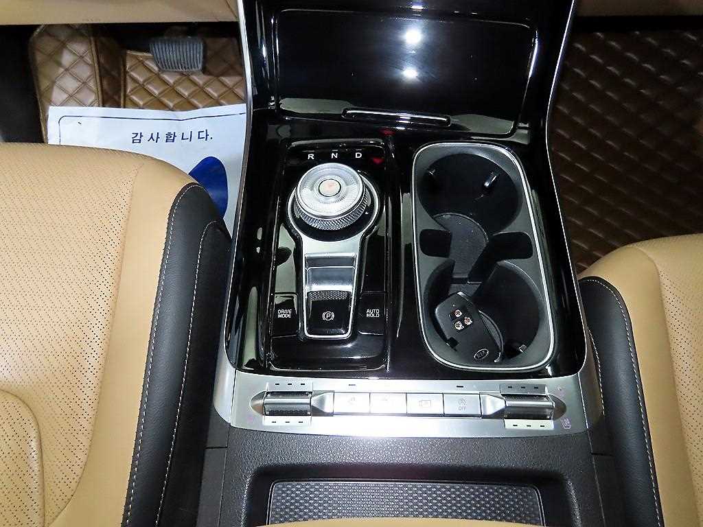 KIA Carnival - Vista 12