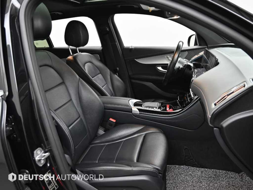 Mercedes Benz EQC - Vista 10