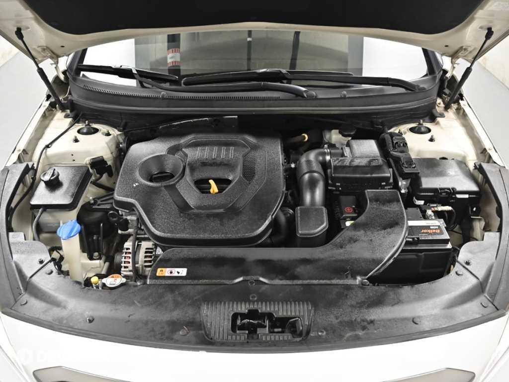 HYUNDAI Sonata - Vista 6