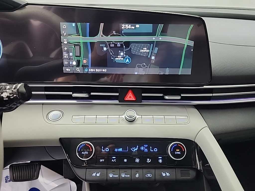 HYUNDAI Avante - Vista 10