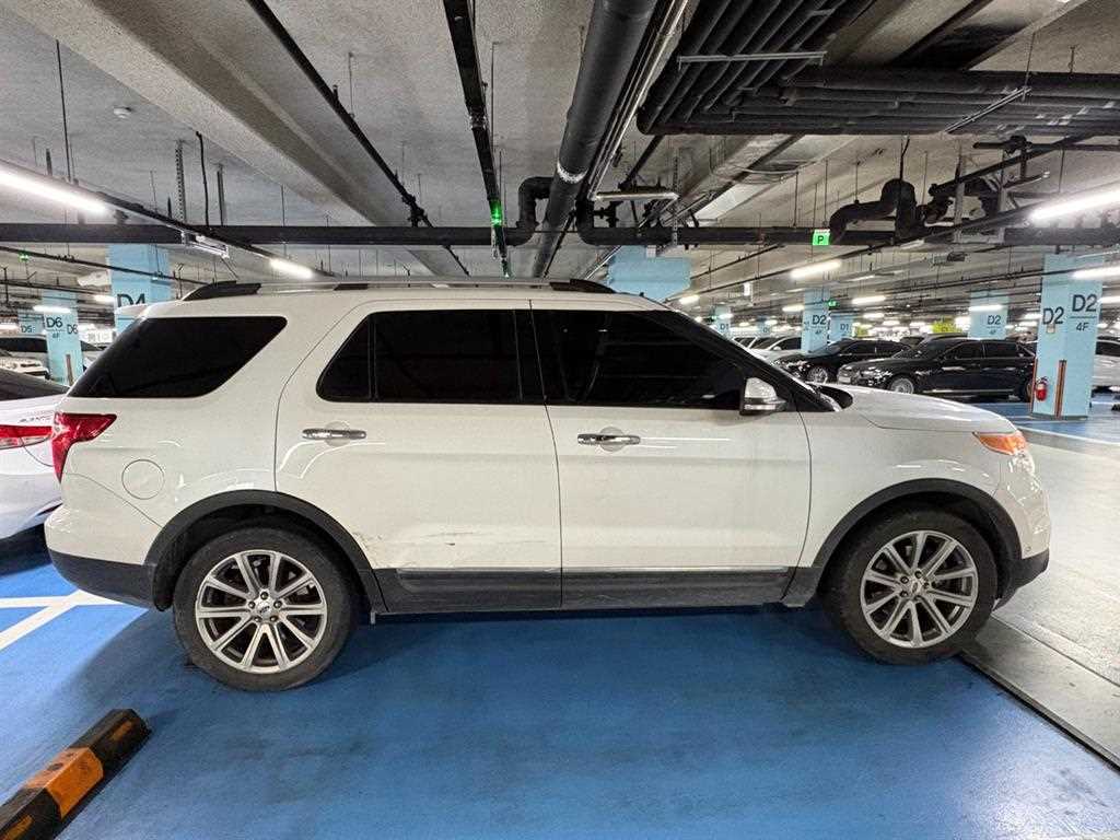 Ford Explorer - Vista 5