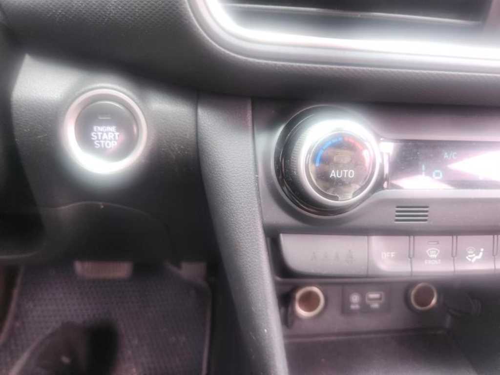 HYUNDAI Kona - Vista 11