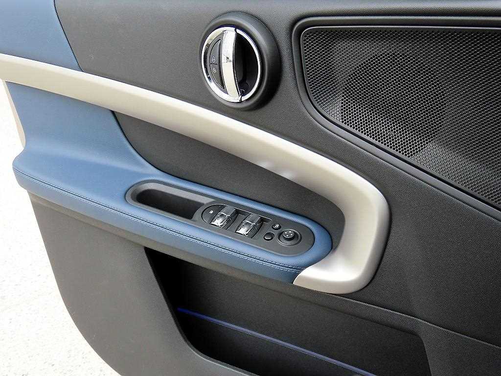 Mini Countryman - Vista 12