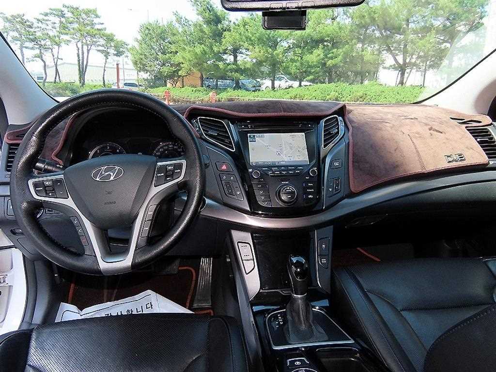 HYUNDAI i40 - Vista 7
