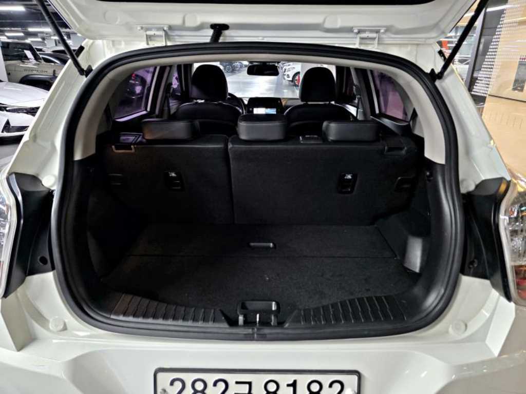 Ssangyong Tivoli - Vista 6
