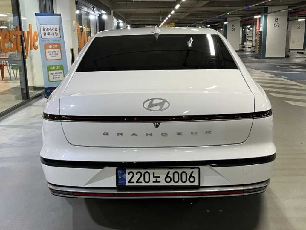 HYUNDAI Grandeur - Vista 5