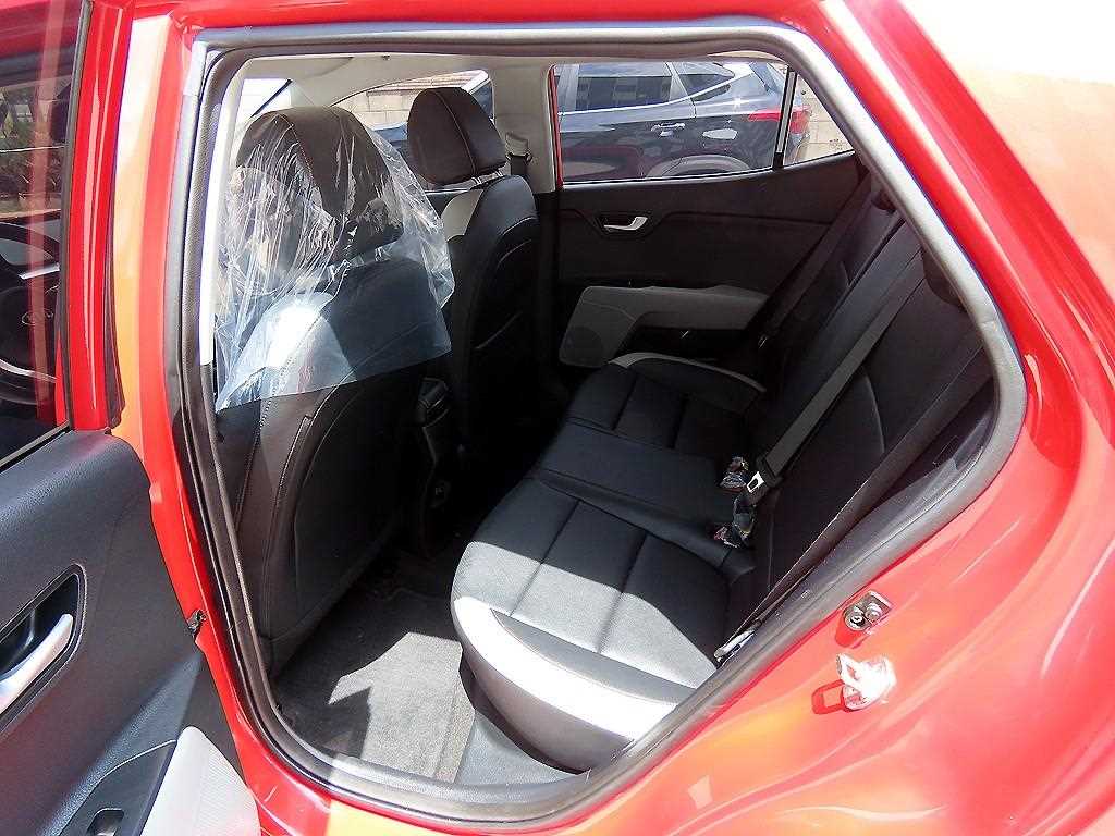 KIA Stonic - Vista 6