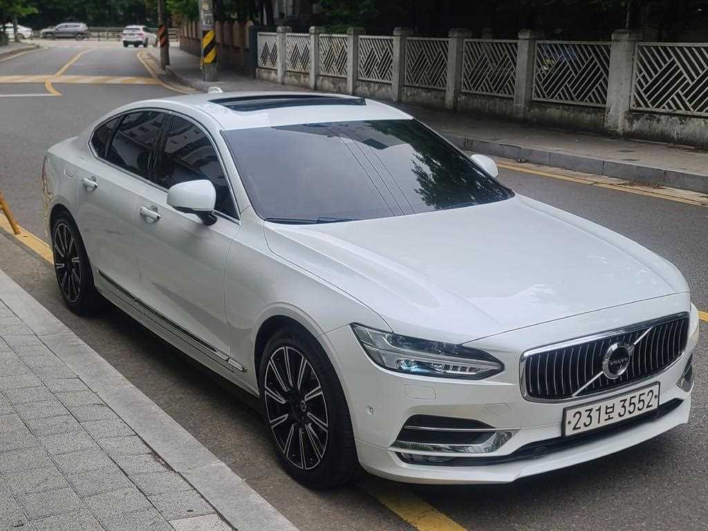 Volvo S90 - Vista 3