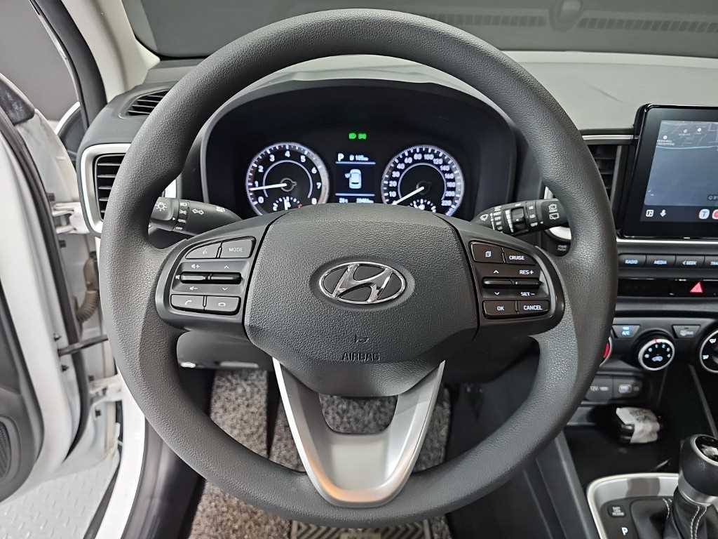 HYUNDAI Venue - Vista 9