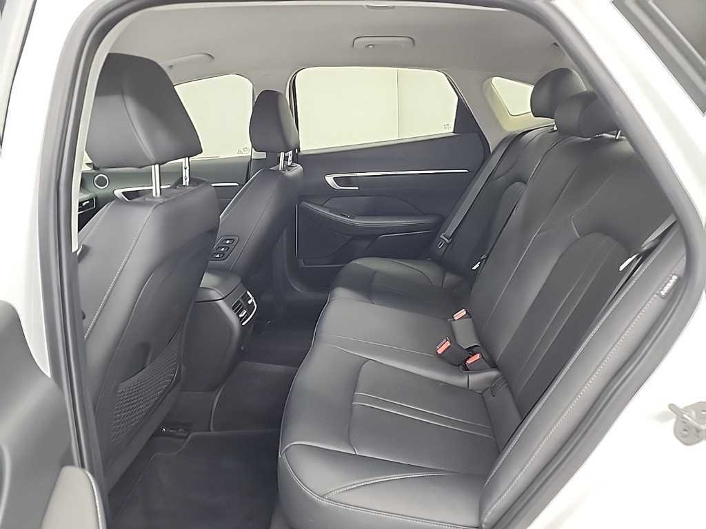 HYUNDAI Sonata - Vista 12