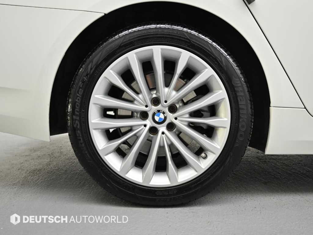 BMW 5 Series - Vista 5