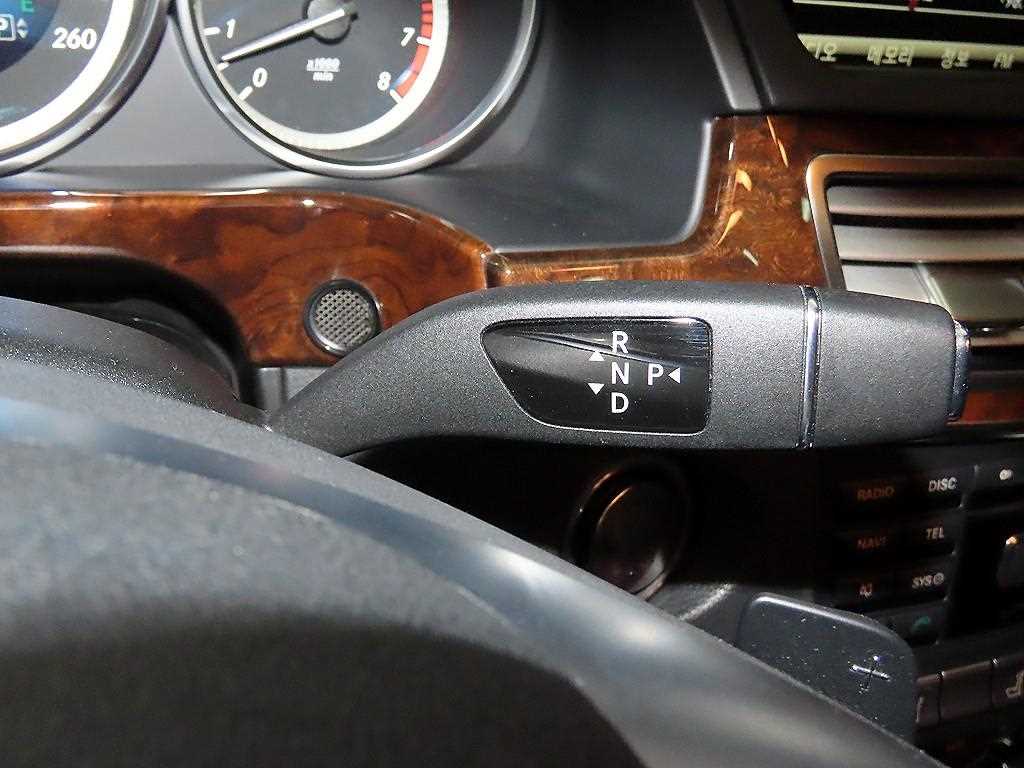 Mercedes Benz E class - Vista 12