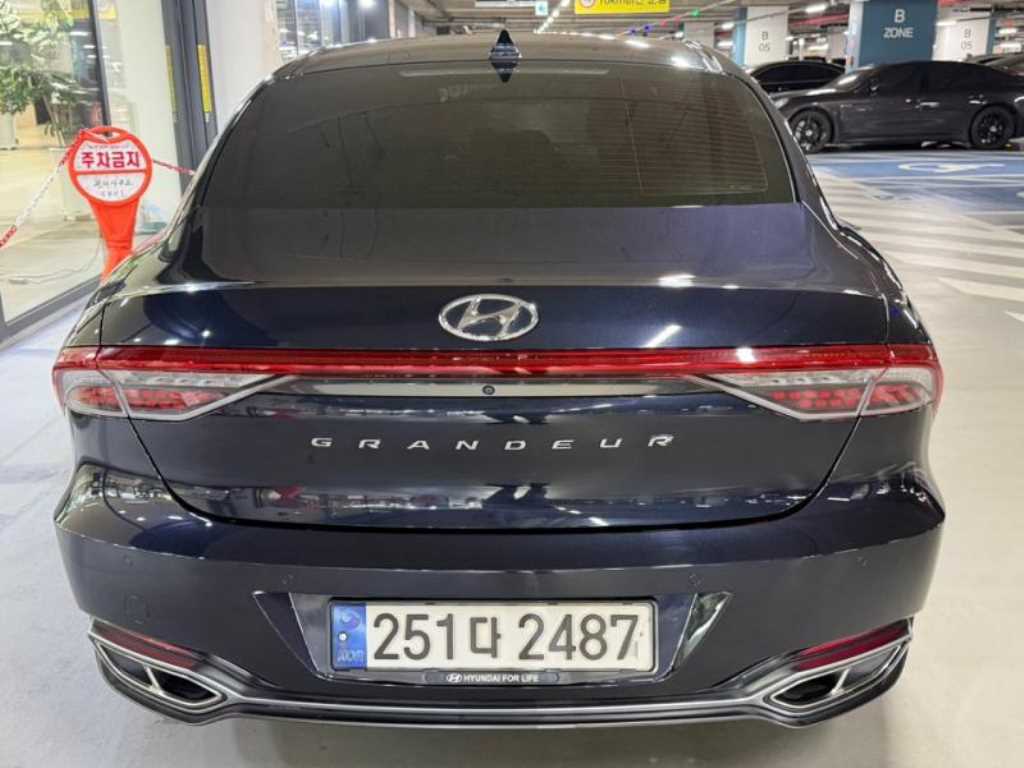 HYUNDAI Grandeur - Vista 5
