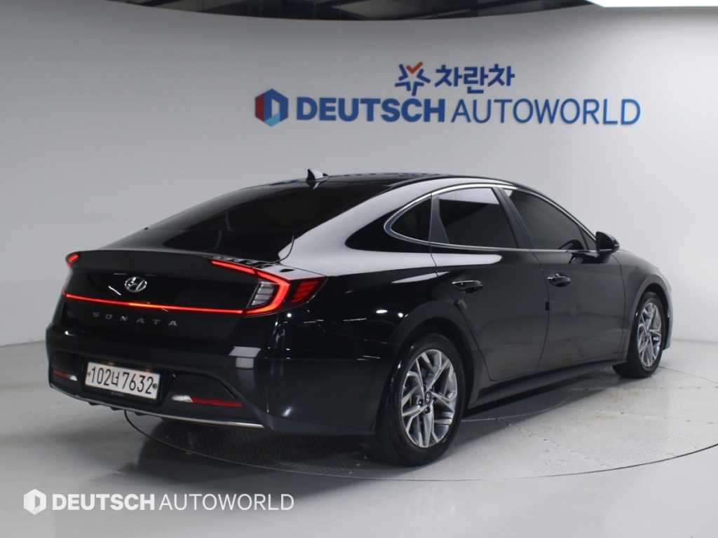 HYUNDAI Sonata - Vista 2