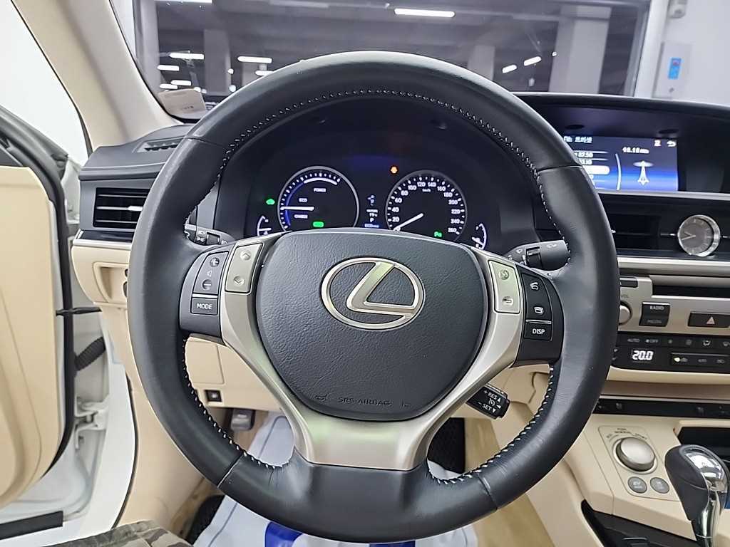 Lexus ES - Vista 9