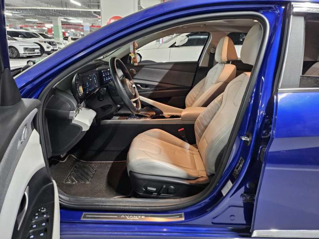 HYUNDAI Avante - Vista 11