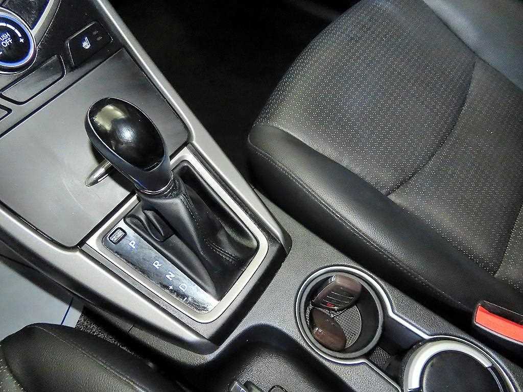 HYUNDAI Avante - Vista 12