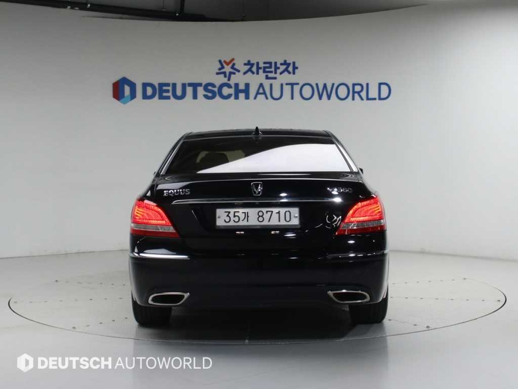 HYUNDAI Equus - Vista 4