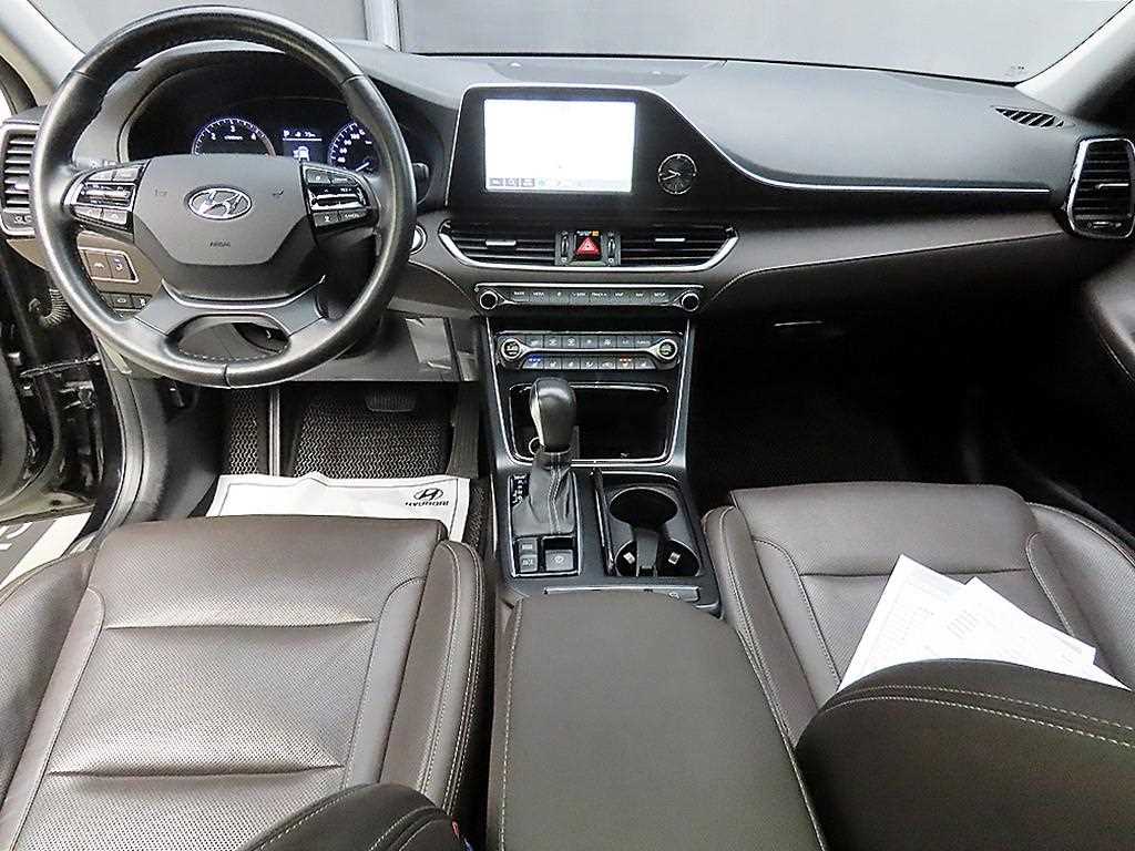 HYUNDAI Grandeur - Vista 7