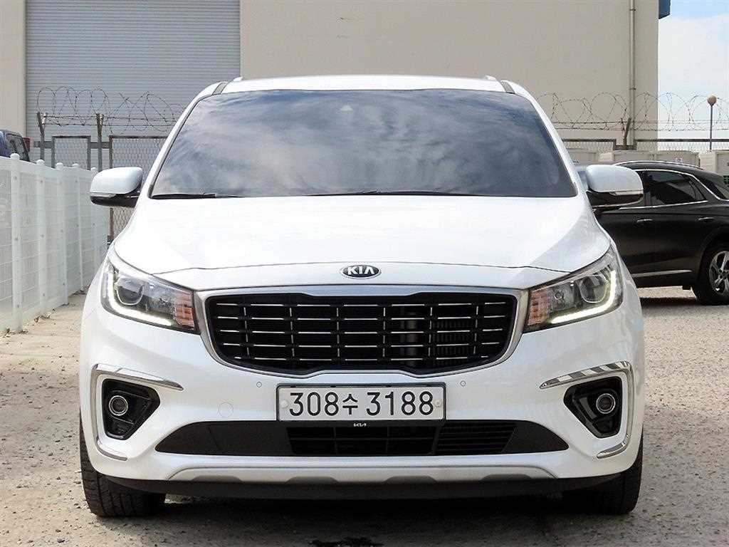 KIA Carnival - Vista 2