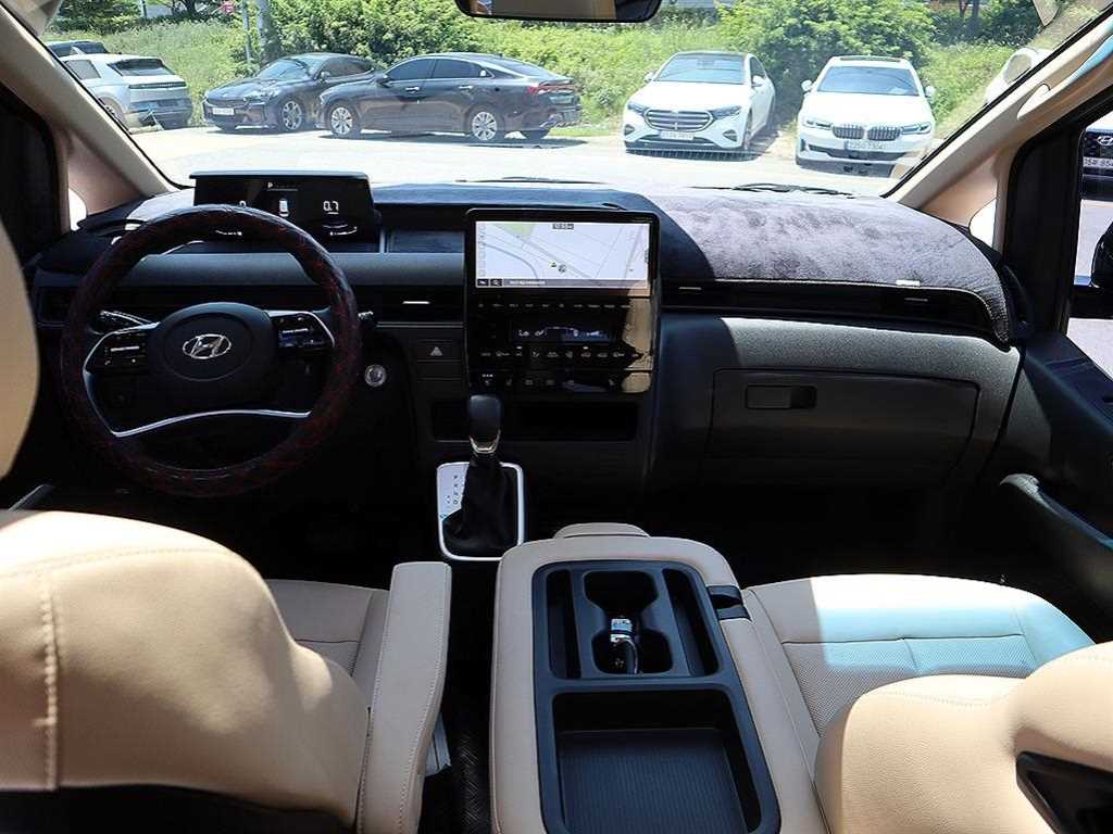 HYUNDAI Staria - Vista 6